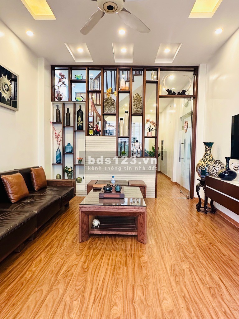 Hiến Bán nhà phố Lê Quang Đạo Diện Tích 45m2 Mặt Tiền Rộng Ô Tô Đỗ Trước Cửa Giá Chỉ 6 Tỉ 950 Triệu