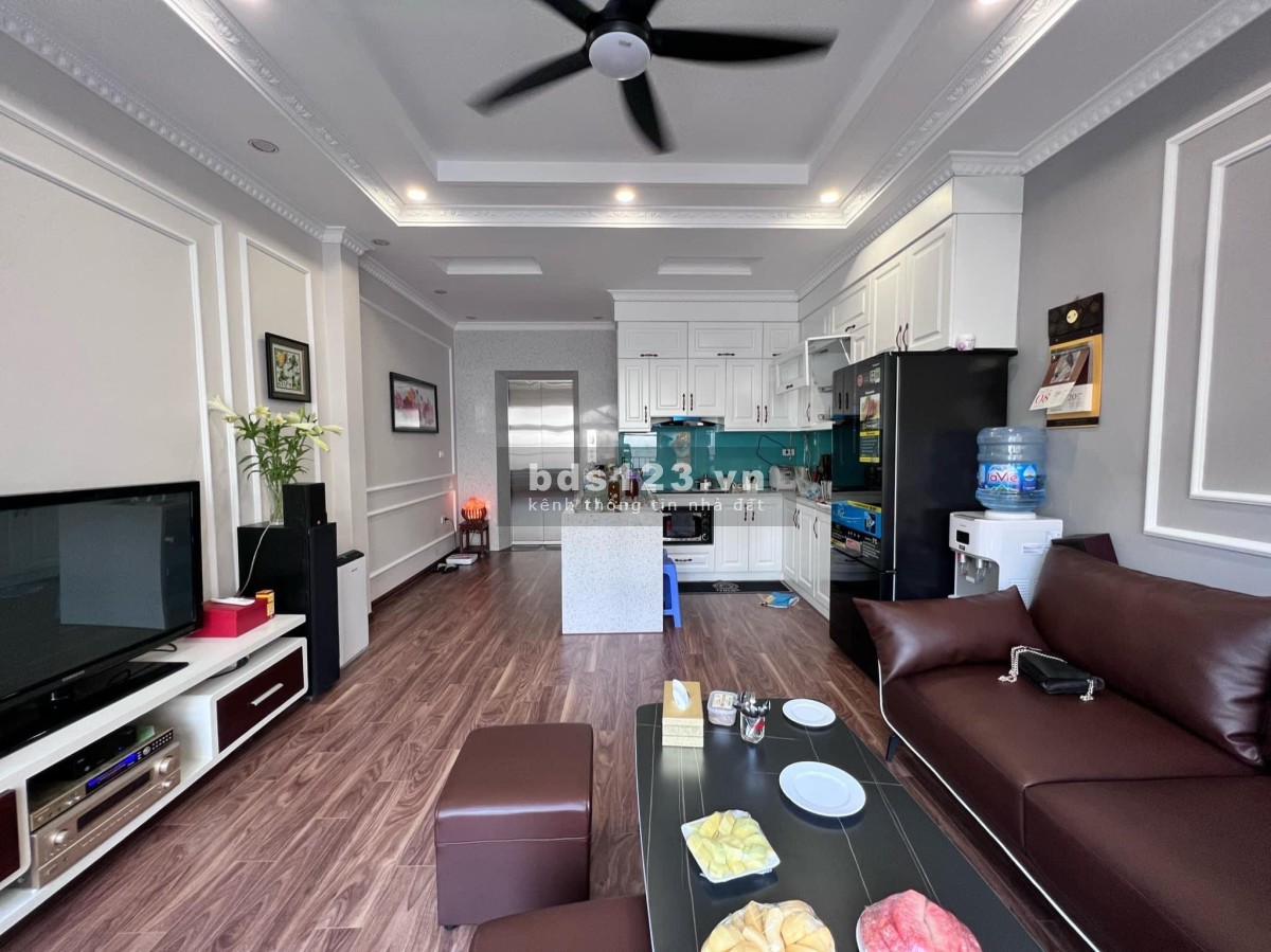 Tạ Quang Bửi - Hai Bà Trưng 39M2, 5 tầng, MT rộng, ô tô tránh, ngõ thông, tầm tiền 6.x tỷ