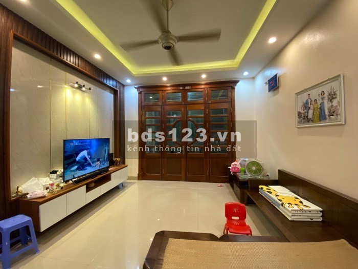 Bán nhà Cổ NHuế 75m2 4 tầng ô tô 7 chỗ đỗ cửa. Giá 10 tỷ