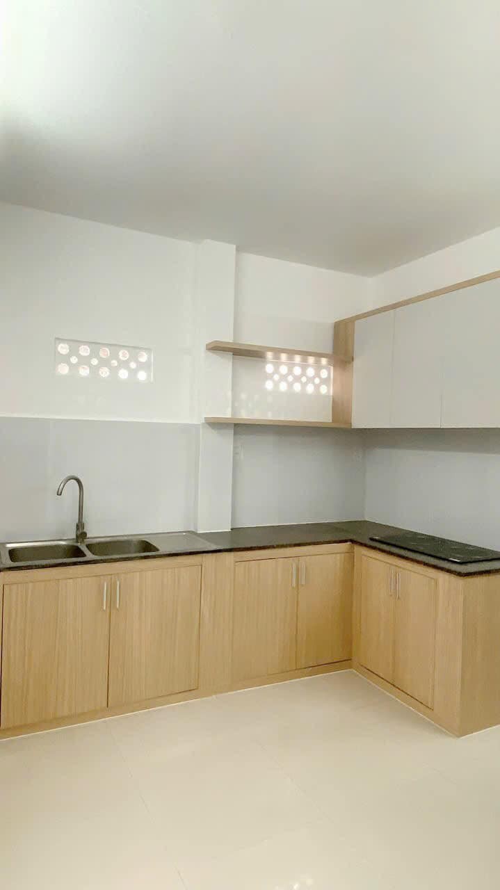 Bán nahf đẹp 2 tầng thuộc TTTP đường ô tô phường Phước Hải, Nha Trang