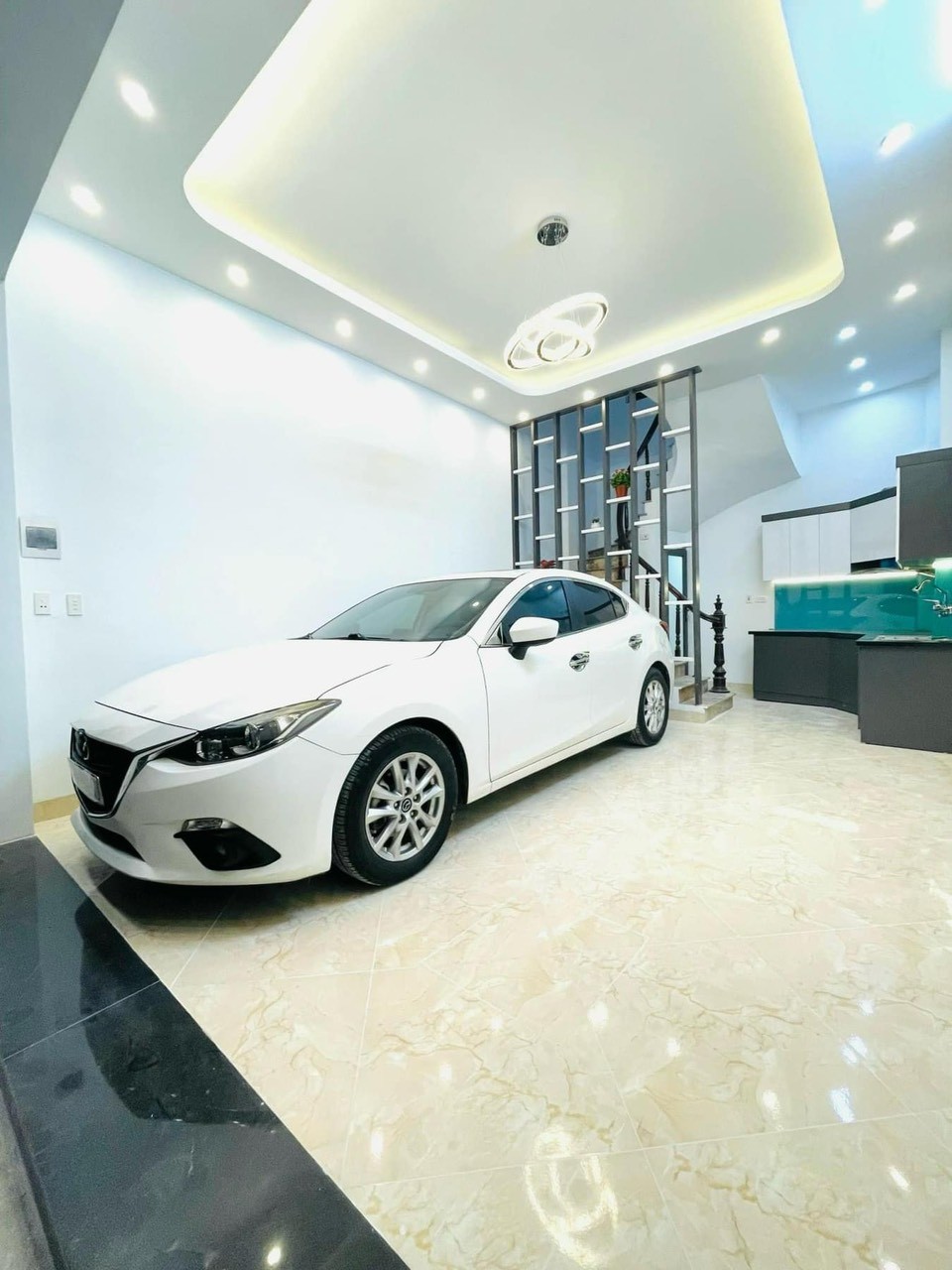 Căn hộ dịch vụ gần hồ Đền Lừ, gara ô tô, full nội thất. Phòng siêu đẹp ở luôn.