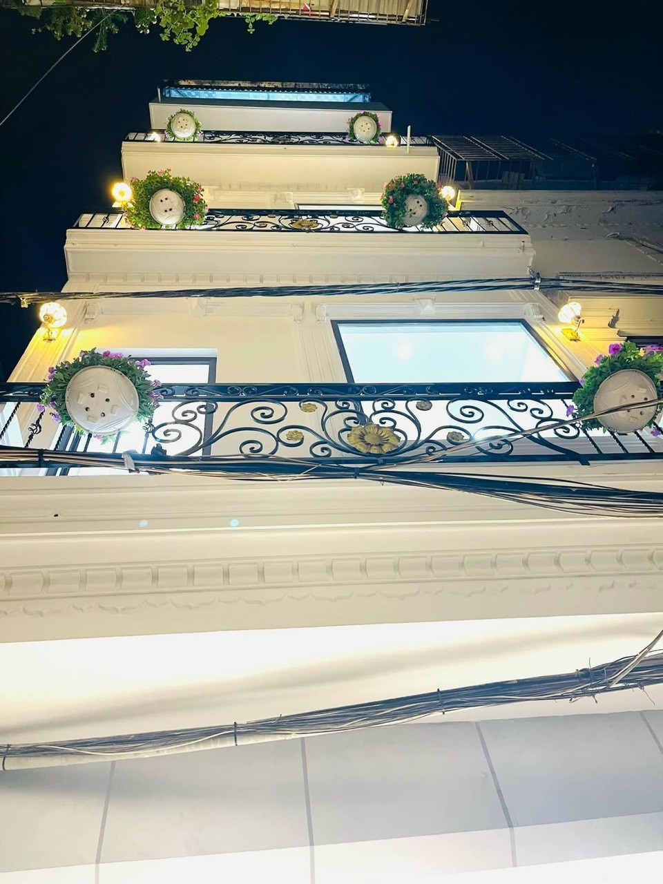 Căn hộ dịch vụ gần hồ Đền Lừ, gara ô tô, full nội thất. Phòng siêu đẹp ở luôn.