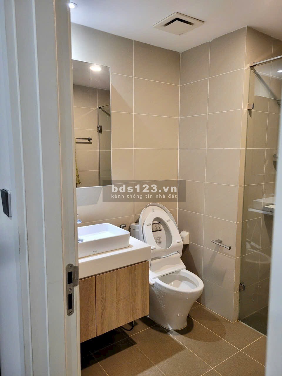 Chính chủ Bán CH Cao Cấp Kosmo Tây Hồ DT 84m2 | 2PN & 2WC. Full NT cao cấp