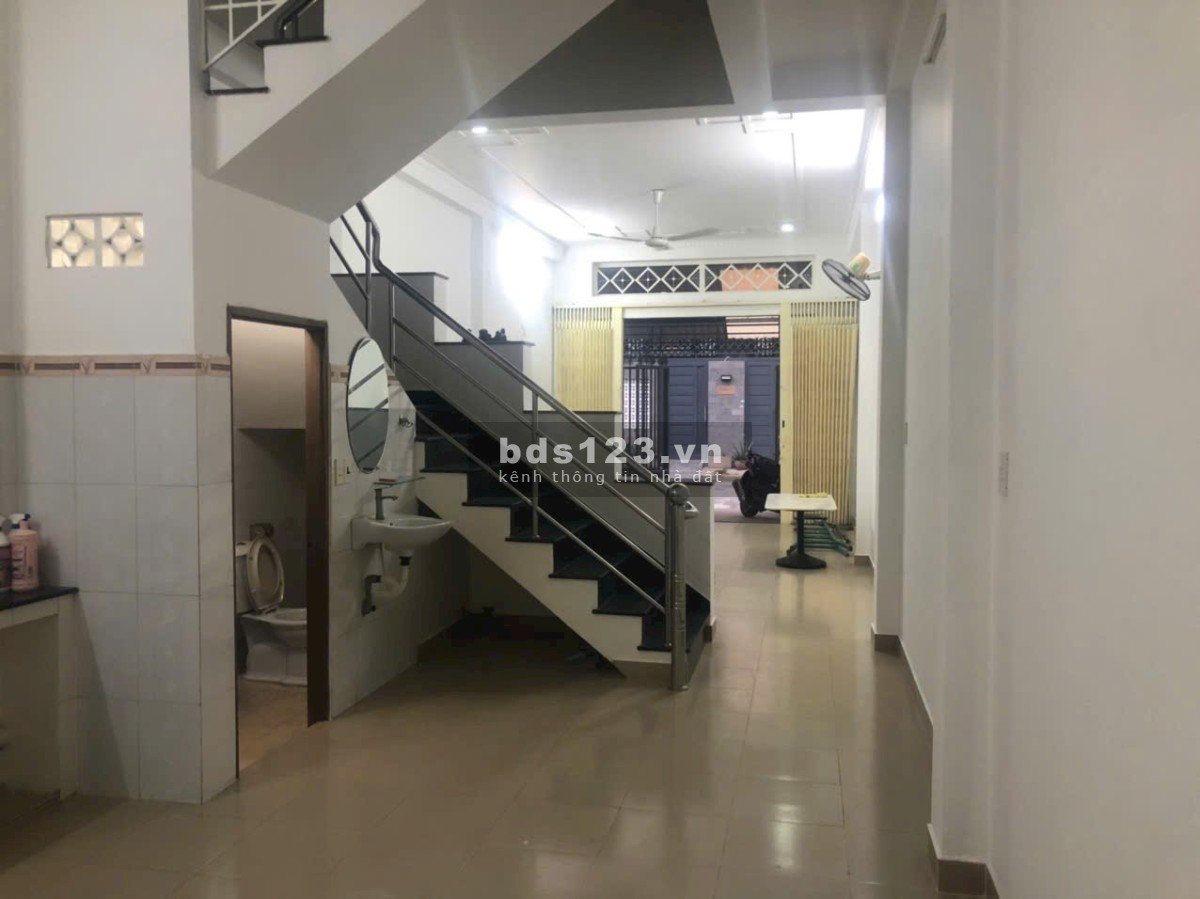 Cho thuê nhà VTKD thông Tô Hiệu quận Tân Phú 4 x 16-2 tầng chỉ 12 triệu tl