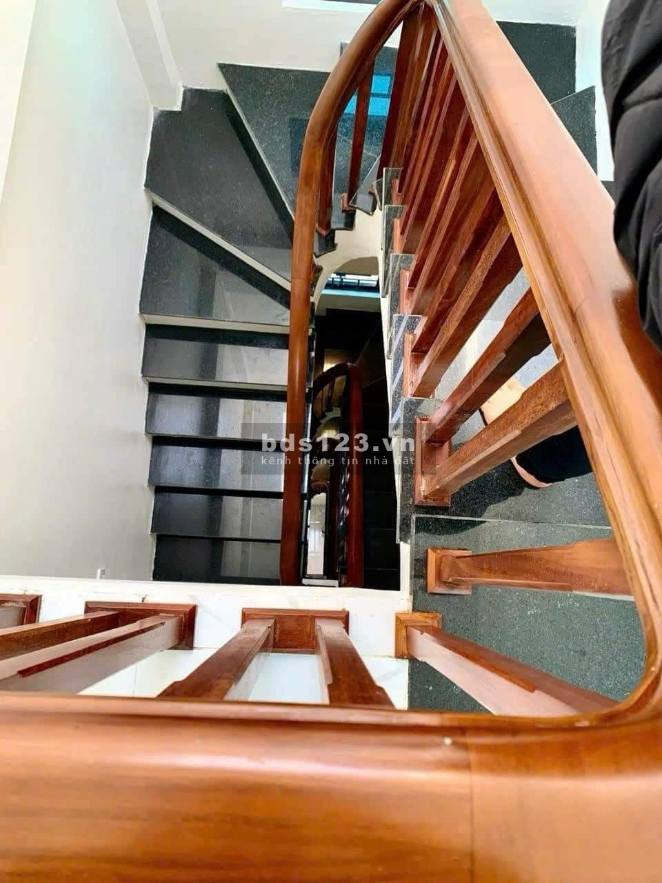 Bán nhà Thanh Lãm gần bến xe Yên Nghĩa Hà Đông vào ở ngay full đồ