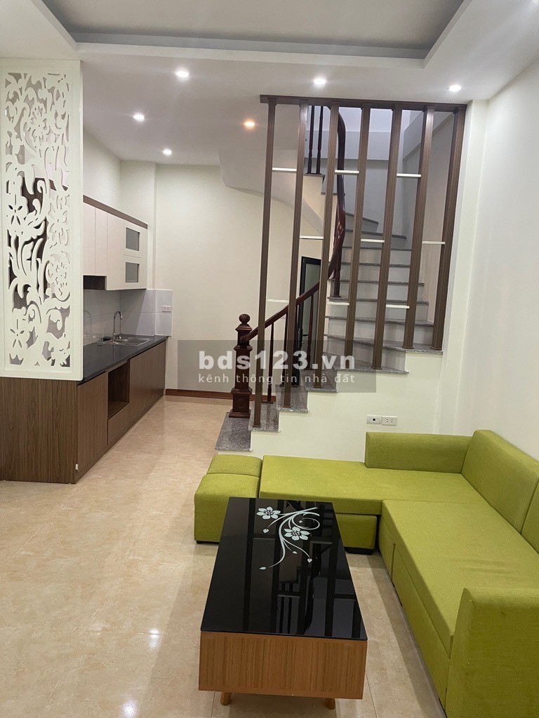 Cần bán nhà mặt phố Yên Nghĩa, Hà Đông 30m2, 4 tầng, 2.3 tỷ.