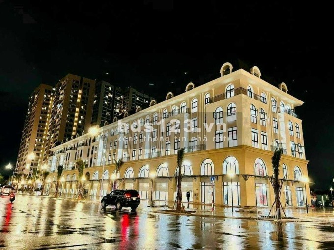 Bán lỗ shop TMDV Ginza 180m2 5 lầu, lỗ 6 tỷ còn 60 tỷ. Liên hệ: 0828/030/977 Thiện
