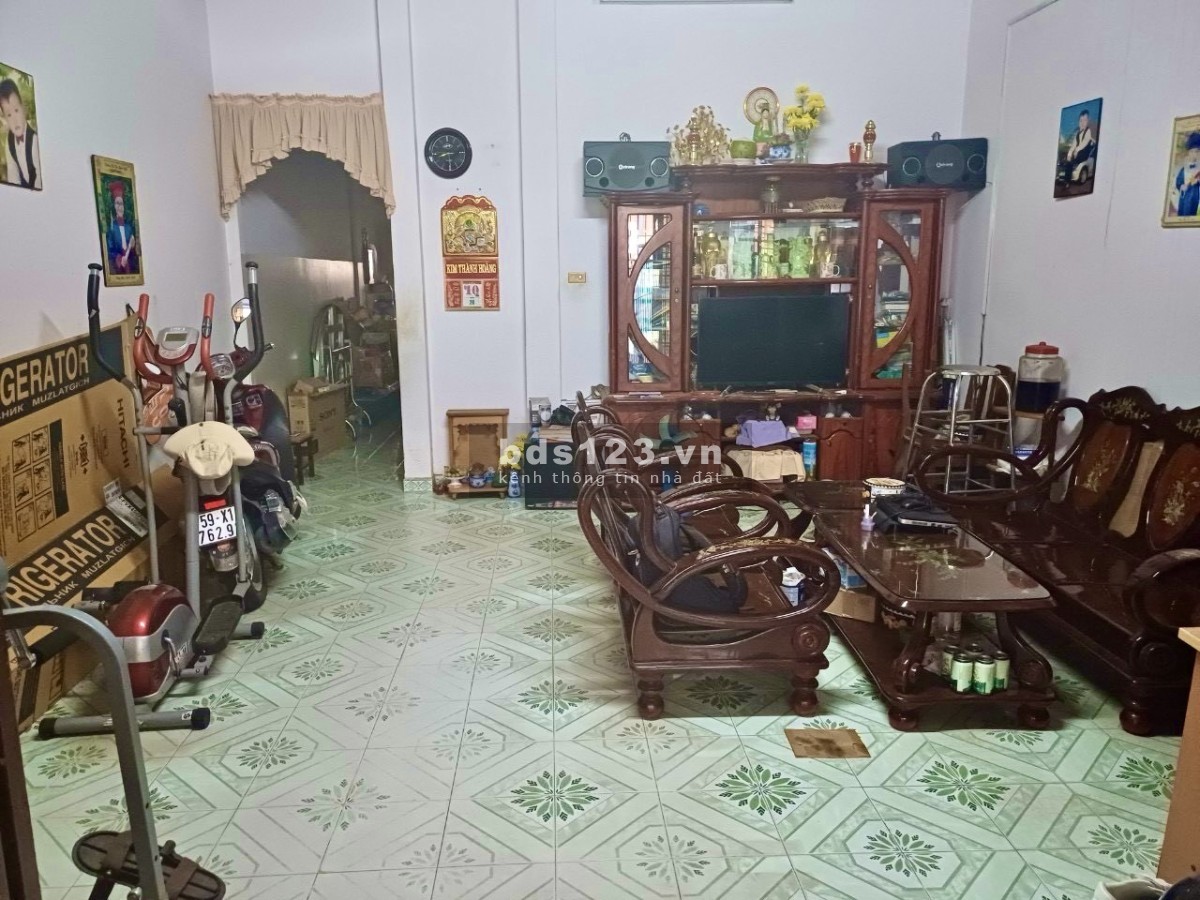 Cần tiền bán gấp nhà mặt tiền ngay Đỗ Xuân Hợp Quận 9 SHR 5.1m x 21m giá 6.5 tỷ