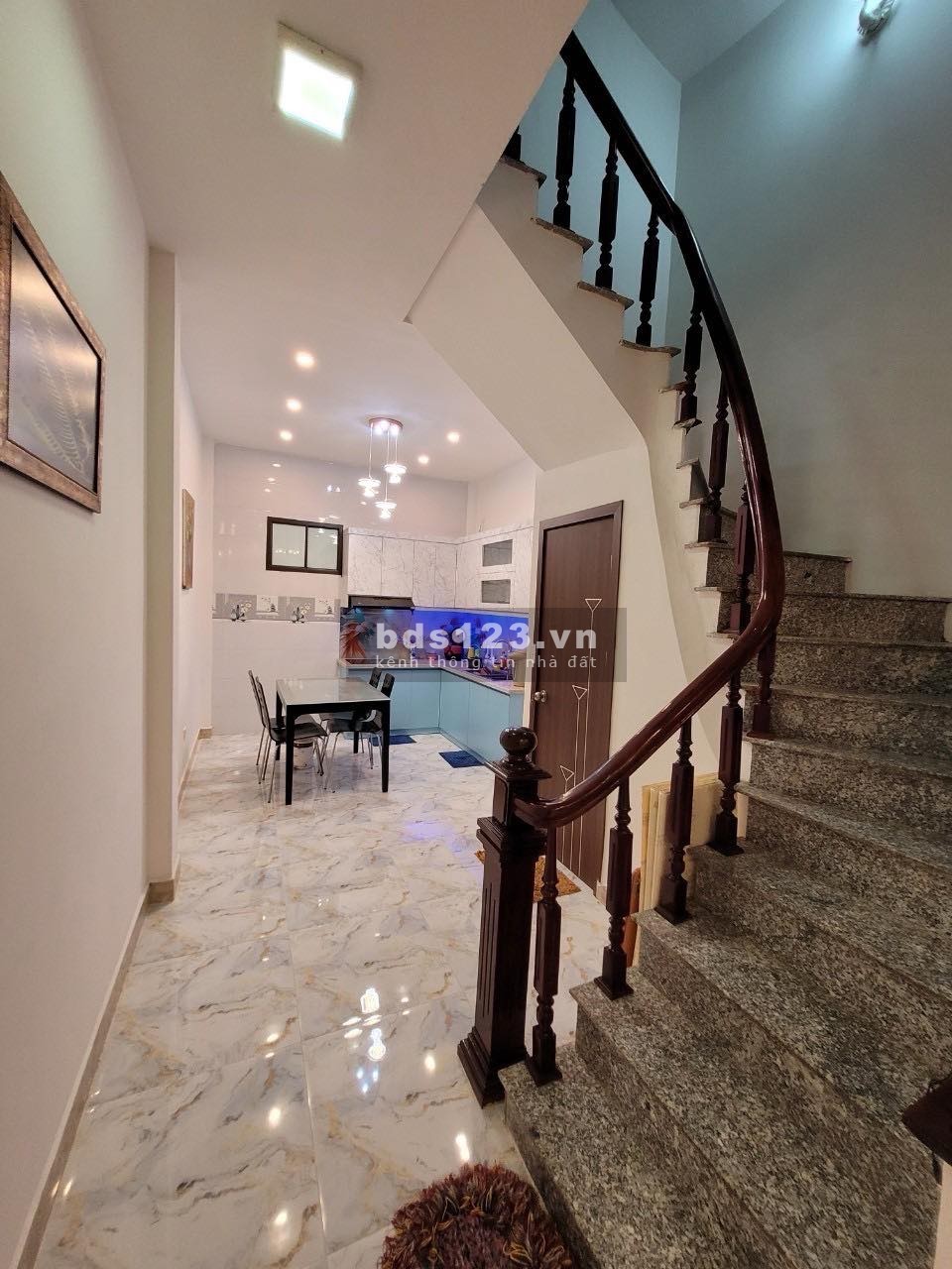 Đẹp lóa mắt, Hoa hậu Ngọc Thụy 45m mới tinh dân xây chắc chắn
