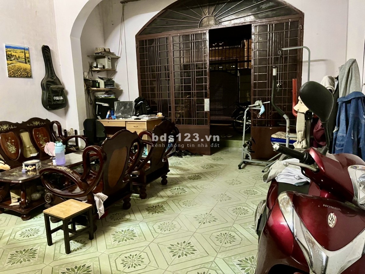 Cần tiền bán gấp nhà mặt tiền ngay Đỗ Xuân Hợp Quận 9 SHR 5.1m x 21m giá 6.5 tỷ