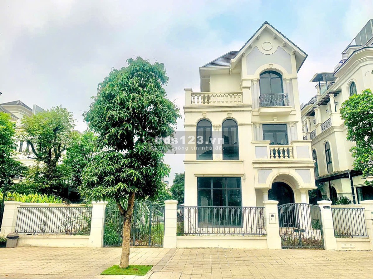 Bán biệt thự đơn lập Vinhomes Ocean Park 1 - Gia Lâm, sổ đỏ lâu dài, có sân vườn giá chỉ 32,8 tỷ