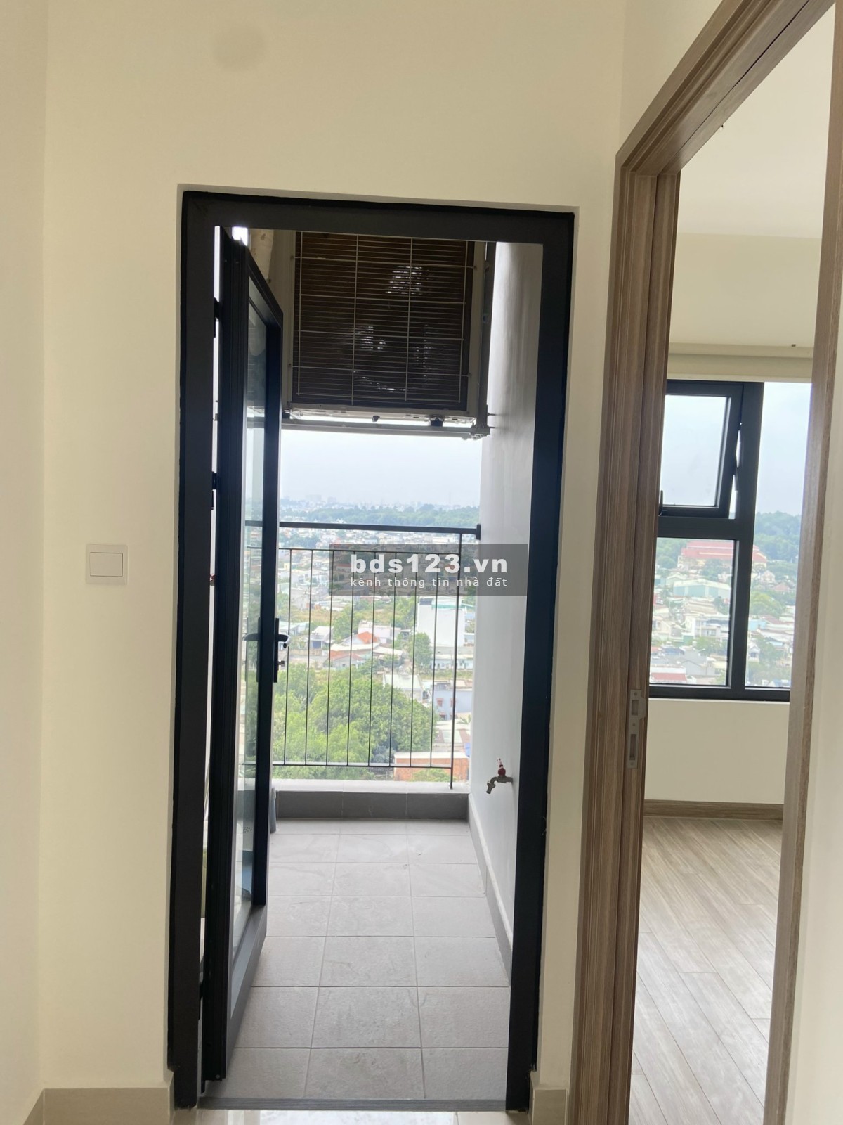 Cho thuê căn 2PN+ kệ bếp, rèm chỉ 6,5 triệu/tháng tại Vinhomes Quận 9