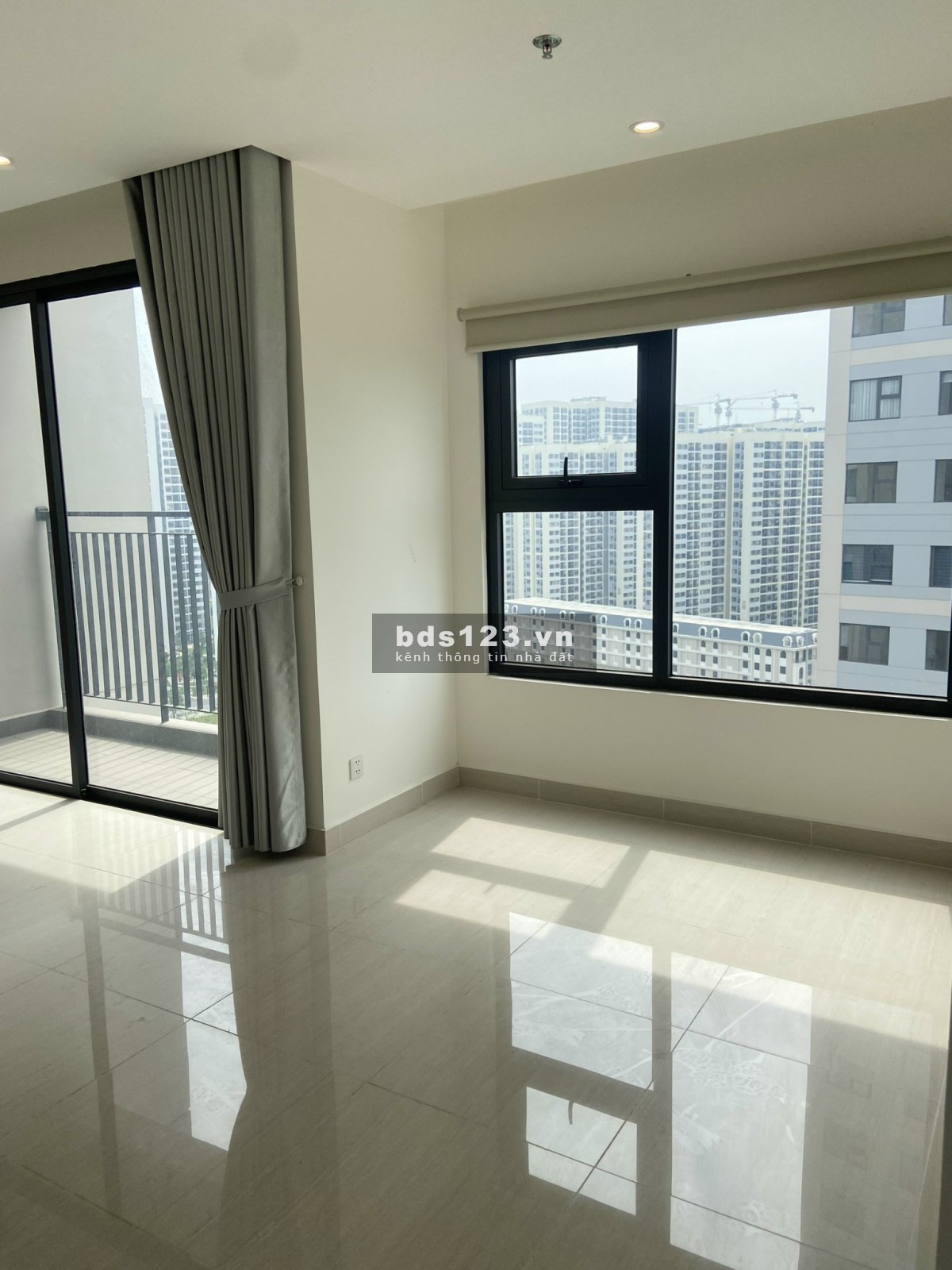 Cho thuê căn 2PN+ kệ bếp, rèm chỉ 6,5 triệu/tháng tại Vinhomes Quận 9