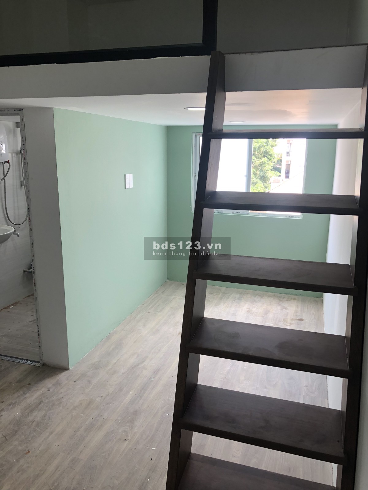 Phòng đang hoàn thiện, gác lửng, máy lạnh, bếp. Gần ĐH Công Nghiệp