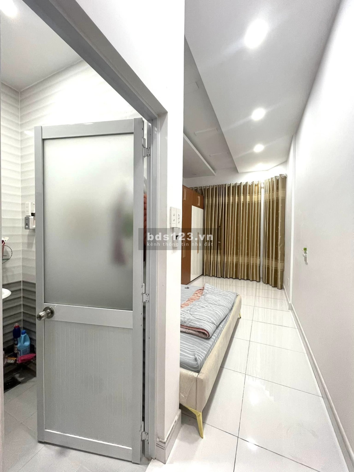 Nhà đẹp ở ngay - Hẻm an ninh - 3 Tầng BTCT giá 4.7 tỷ