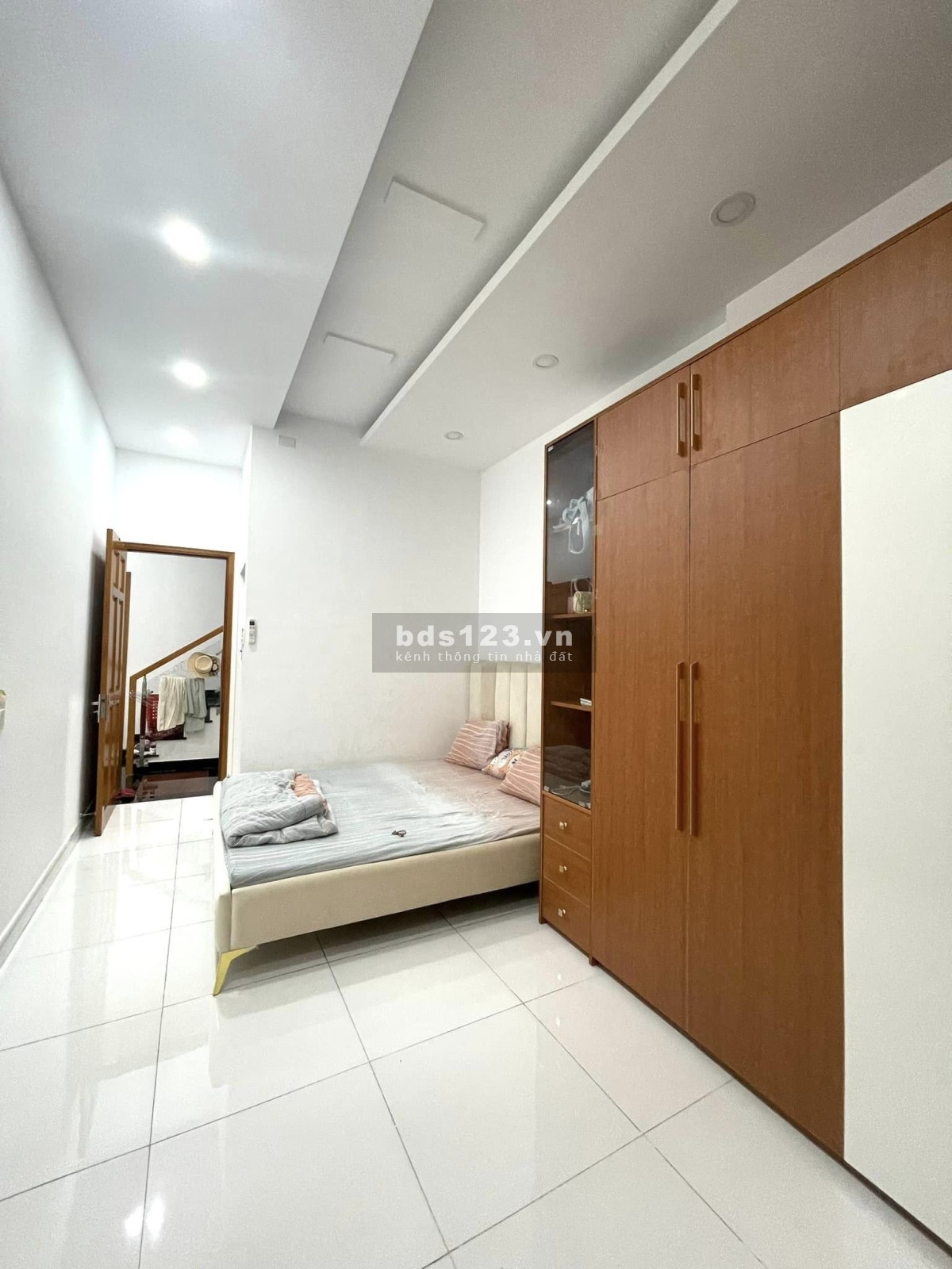 Nhà đẹp ở ngay - Hẻm an ninh - 3 Tầng BTCT giá 4.7 tỷ