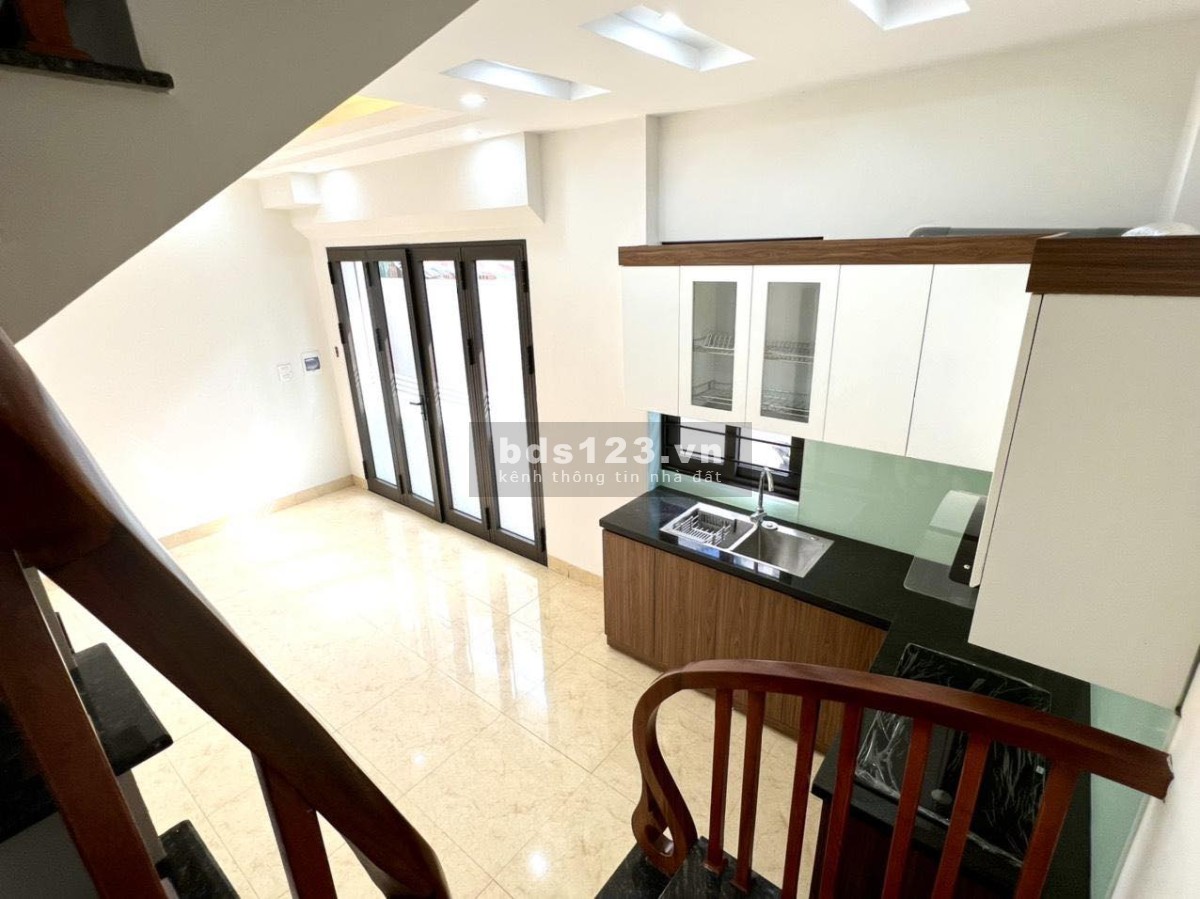 Nhà Ngọc Thụy mới xây đẹp ngất ngây, 45m, 4,5 tỷ vị trí đỉnh, an sinh tốt