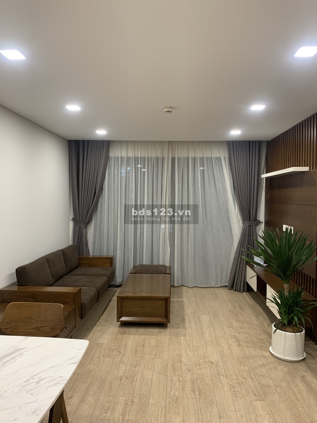 Cần bán căn góc B0714 chung cư cao cấp Rivera Park 69 Vũ Trọng Phụng. Sổ Đỏ 72m TT 80m 2PN + 2 WC