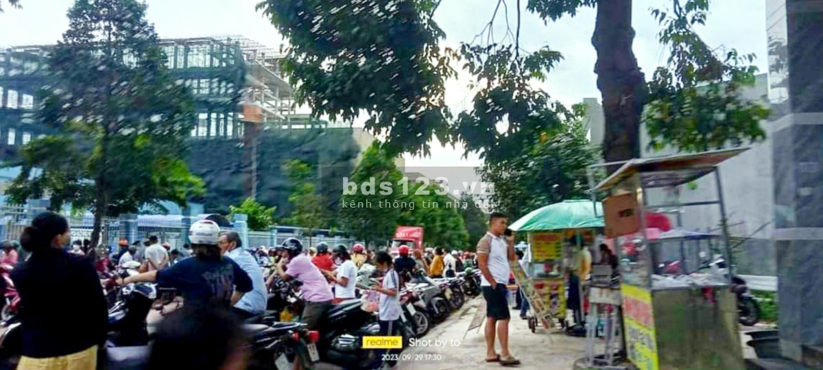 Tôi chủ trực tiếp bán 819M2. Đường nhựa. Giá 950 triệu. Ngay TT Bình Dương.