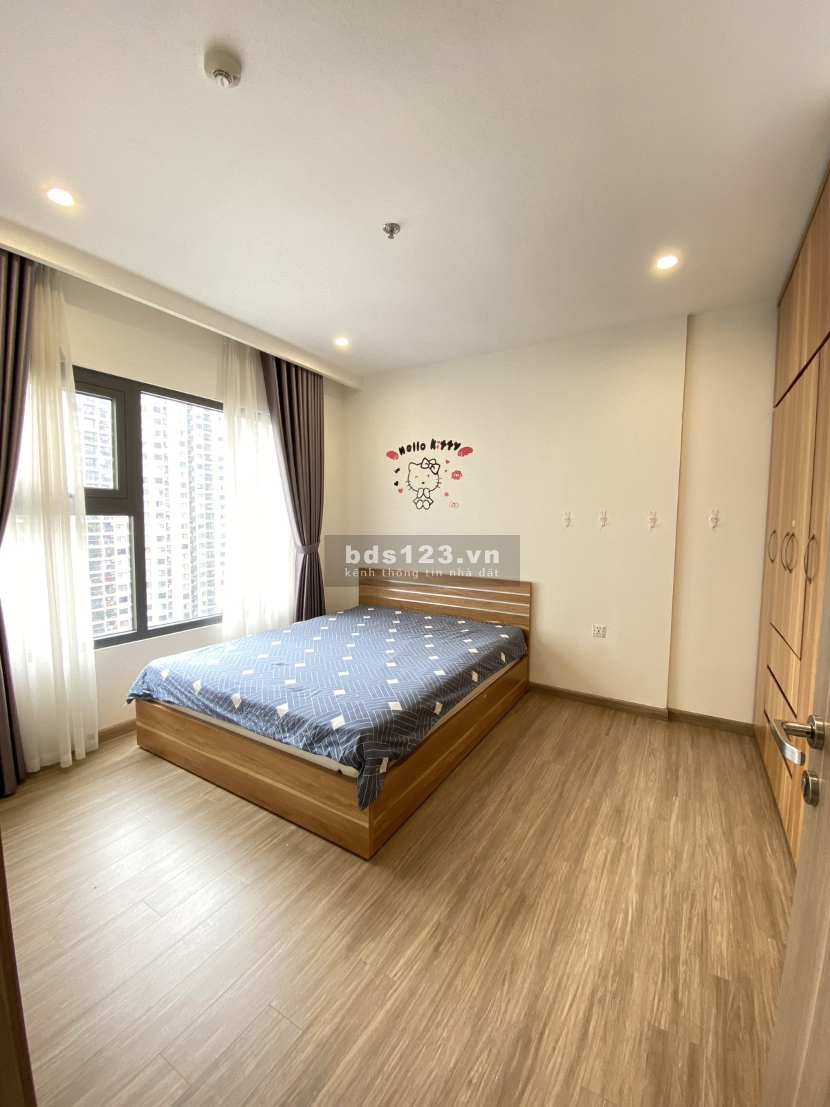 Cho thuê căn 3 ngủ Vin Smart City, full đồ, 13tr, 0888516777