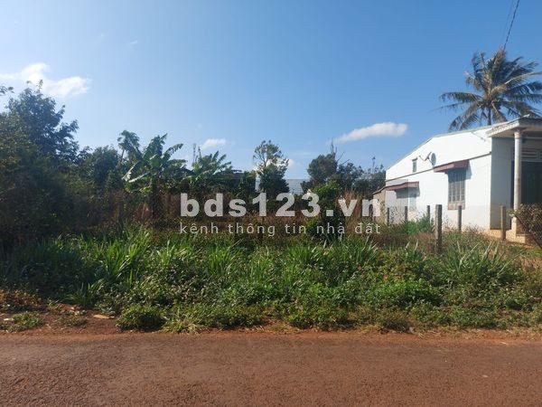 Bán mảnh vườn DT 1066m2, giá chỉ 690 triệu, khu dân cư đông