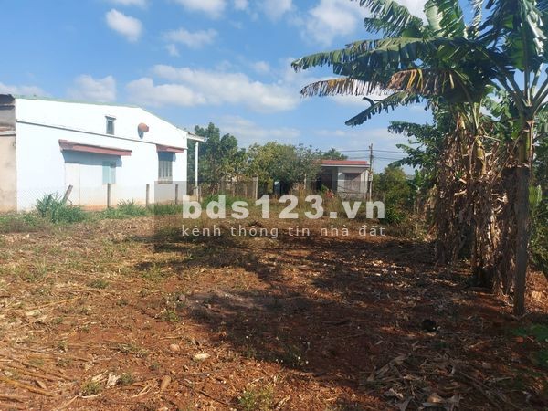 Bán mảnh vườn DT 1066m2, giá chỉ 690 triệu, khu dân cư đông