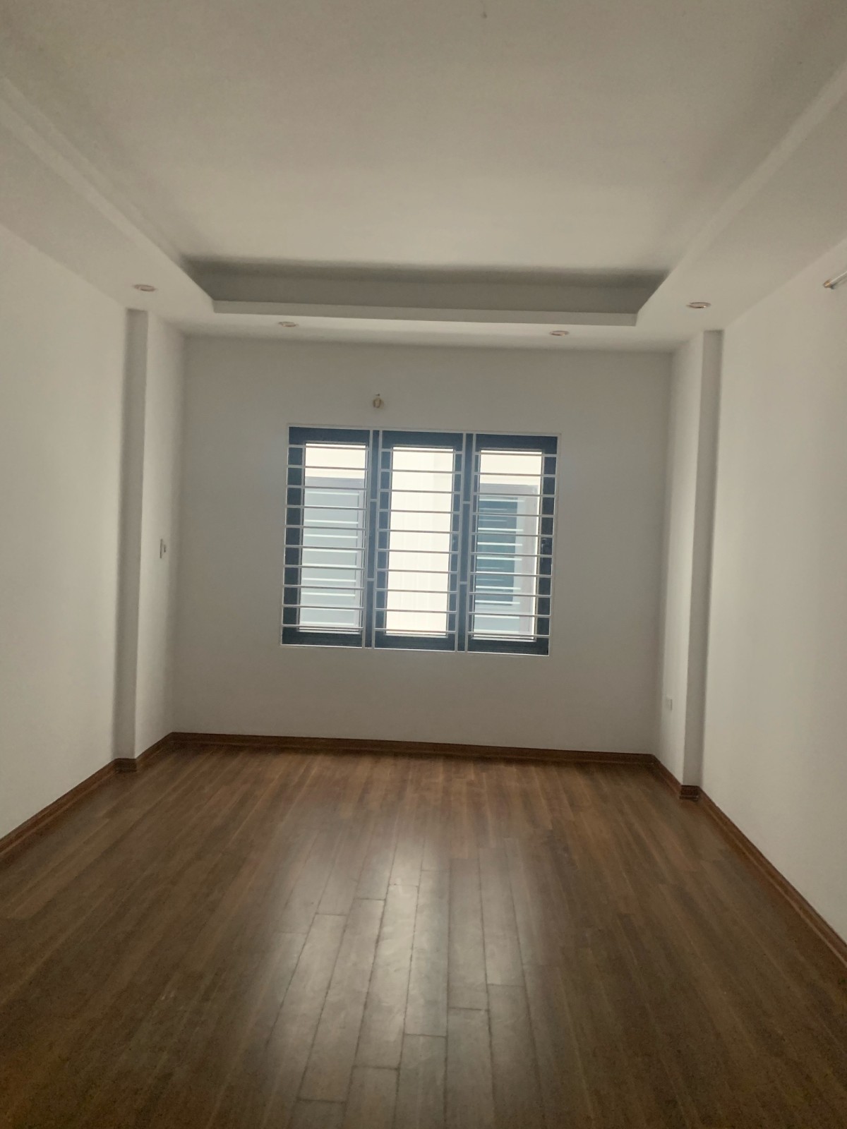 BÁN NHÀ PHƯỜNG THẠCH BÀN, LONG BIÊN 30M2 – 5 TẦNG – 2,88 TỶ