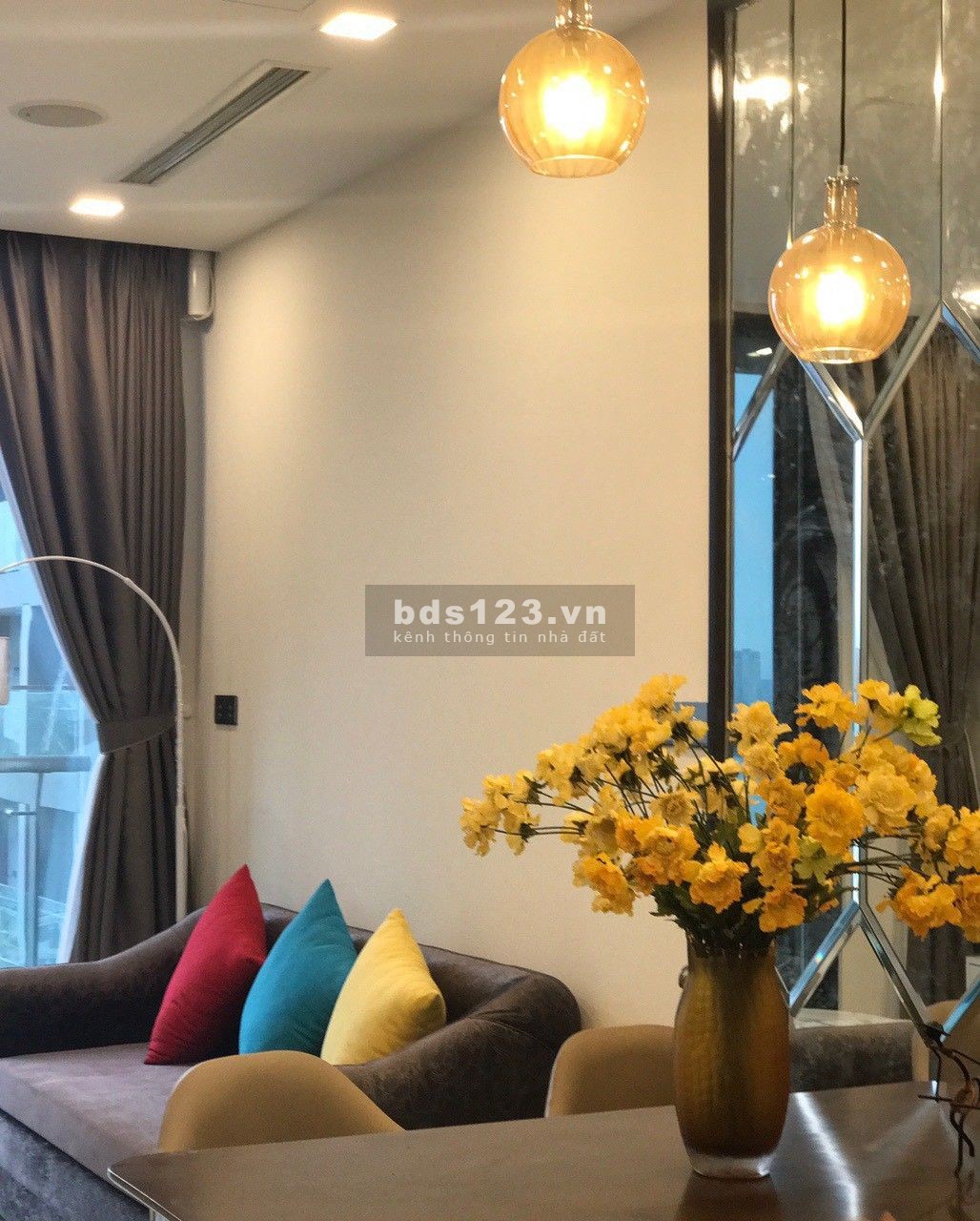 Cần bán gấp: 1PN giá 5 tỷ, 2PN lâu dài giá 8 tỷ, 3PN giá 13,9 tỷ Vinhomes Golden River Bason Quận 1