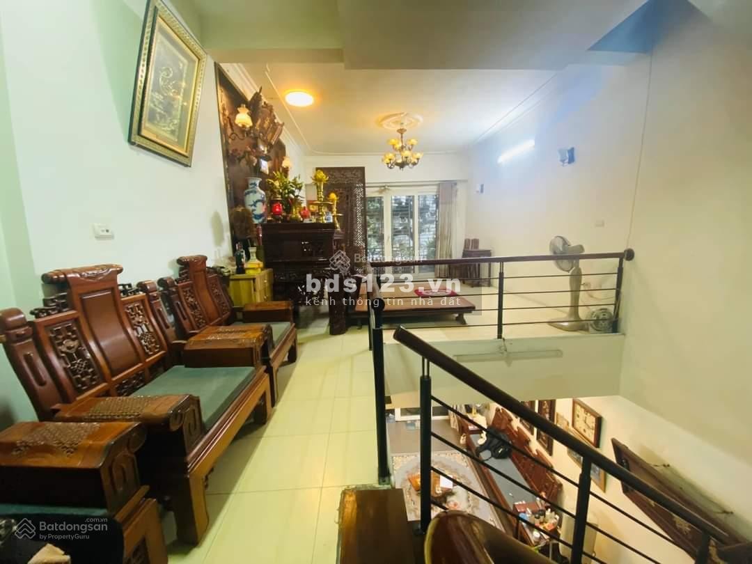 Bán cắt lỗ sâu - Hàng hiếm- Ngõ 300 Nguyễn Xiển ô tô 7 chỗ vào nhà. Gía 11 tỷ SĐCC, DT 80m2 x 4 tầng