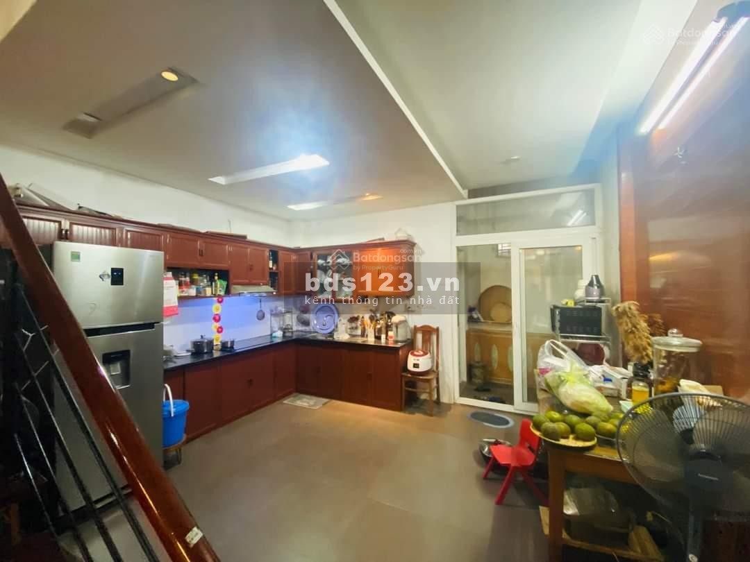 Bán cắt lỗ sâu - Hàng hiếm- Ngõ 300 Nguyễn Xiển ô tô 7 chỗ vào nhà. Gía 11 tỷ SĐCC, DT 80m2 x 4 tầng
