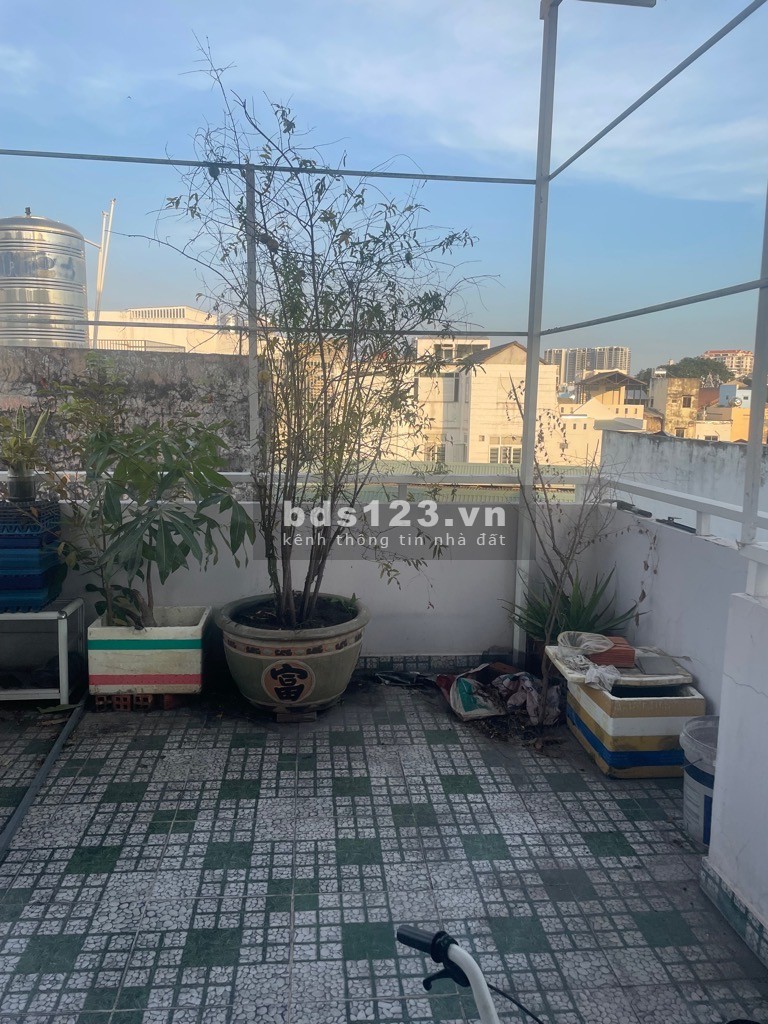 Bán nhà 4 tầng, Quận Tân Bình, gần Lạc Long Quân, 30.3m2, hẻm 8m, giá 3.x tỷ.