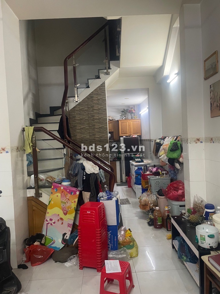 Bán nhà 4 tầng, Quận Tân Bình, gần Lạc Long Quân, 30.3m2, hẻm 8m, giá 3.x tỷ.