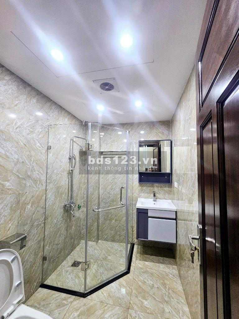 Ô tô đỗ cửa, kinh doanh, ngõ thông cách phố 30M, giá 5.5 tỷ