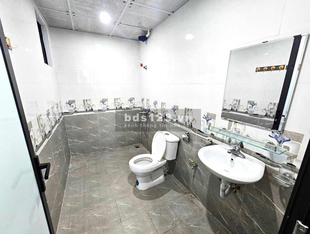 Ô tô đỗ cửa, kinh doanh, ngõ thông cách phố 30M, giá 5.5 tỷ