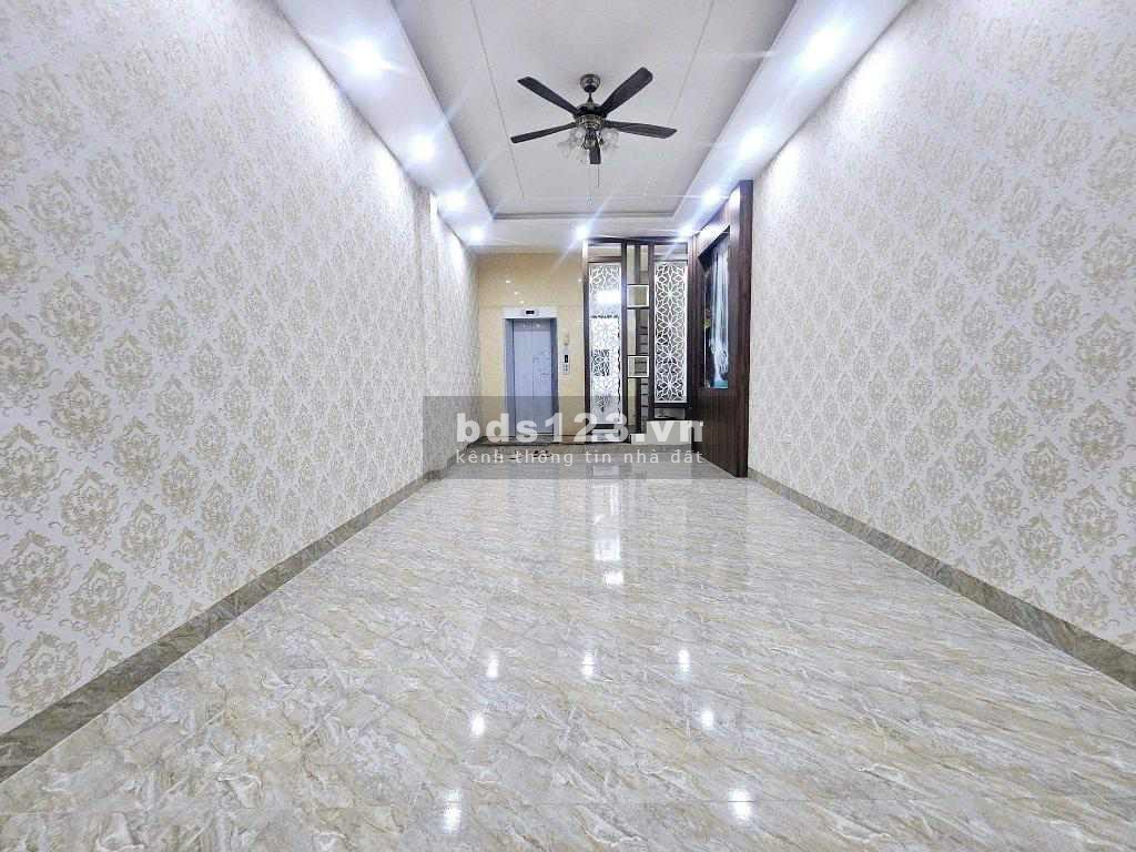 Ô tô đỗ cửa, kinh doanh, ngõ thông cách phố 30M, giá 5.5 tỷ