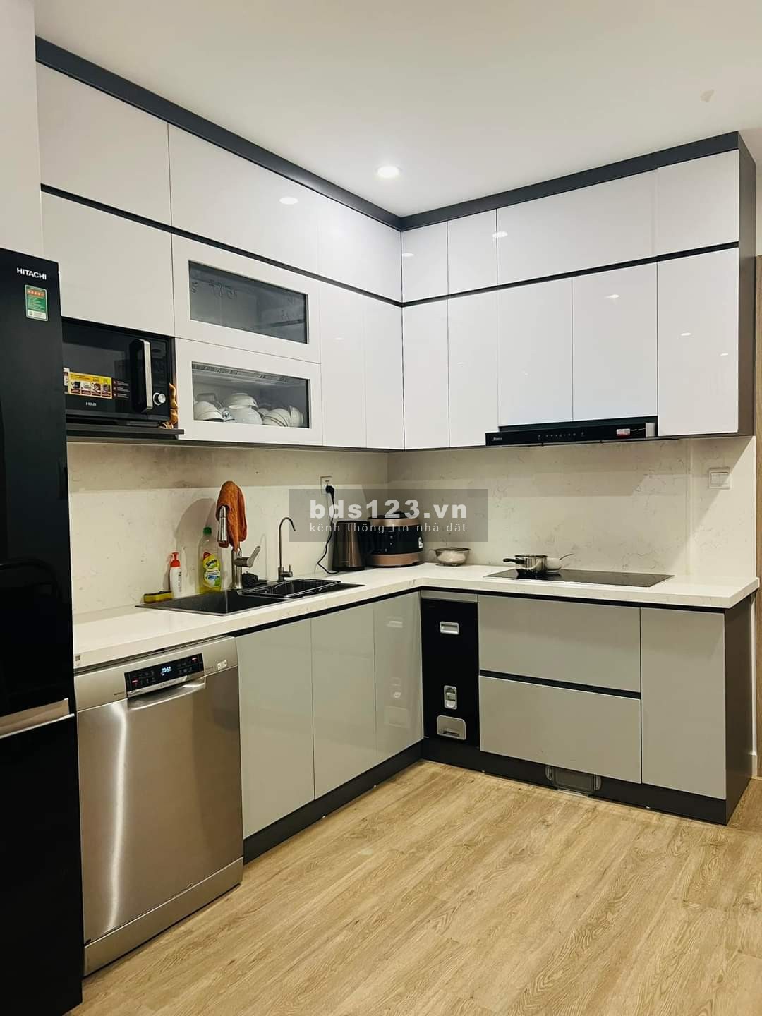 Cho thuê căn hộ 3 Ngủ 75m2 ,đầy đủ nội thất