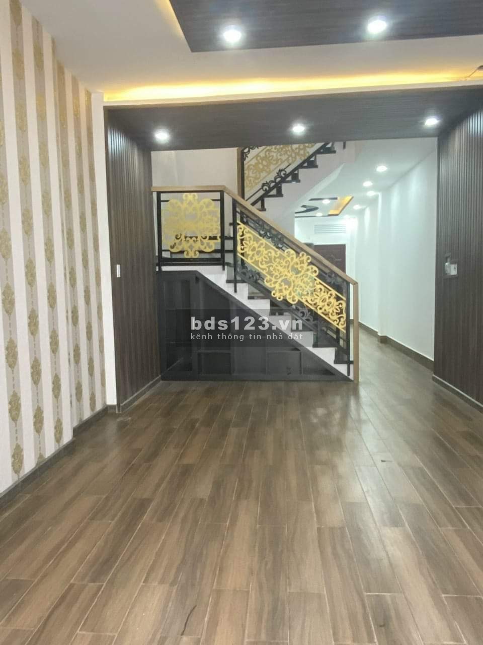 Mặt tiền đường giao Lâm Văn Bền ngay Cư Xá Ngân Hàng - Quận 7