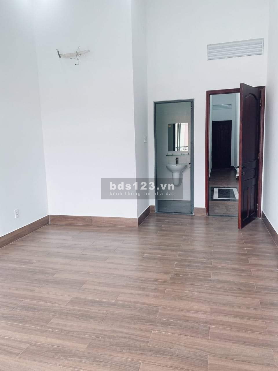 Mặt tiền đường giao Lâm Văn Bền ngay Cư Xá Ngân Hàng - Quận 7