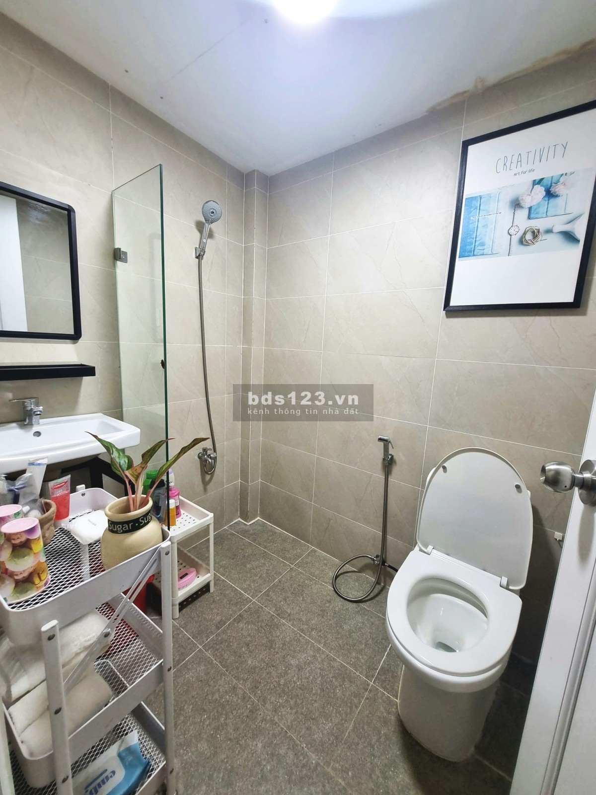 Nhà 2 tầng xinh xắn +45M2 Nở hậu - Trung tâm quận 1 - Sát mặt tiền và công viên Lê Văn Tám
