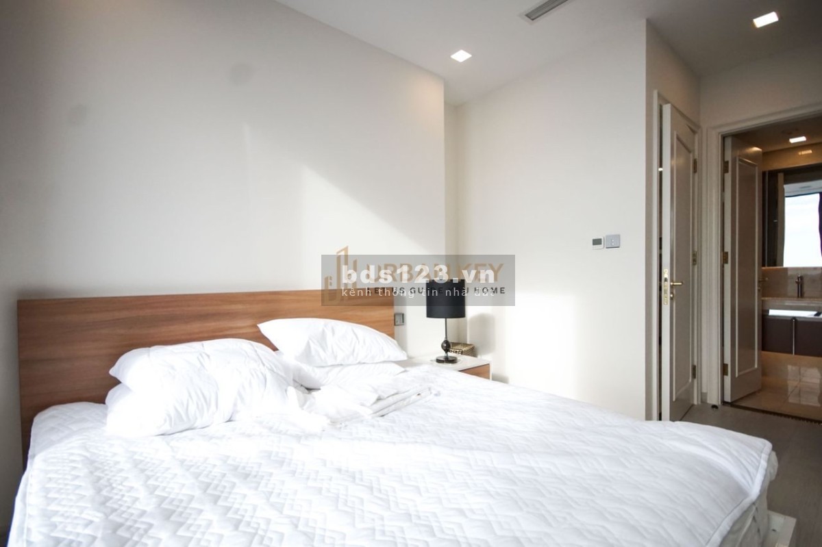 Cho thuê nhanh căn hộ 2PN giá siêu rẻ - Nhà cao cấp Vinhomes Golden River Quận 1