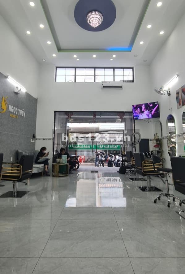 Bán nhà 1 trệt 4 lầu hẻm 6M ngang khủng 6.8 X 19M phường 12 quận 6 SĐT 0942.407.402