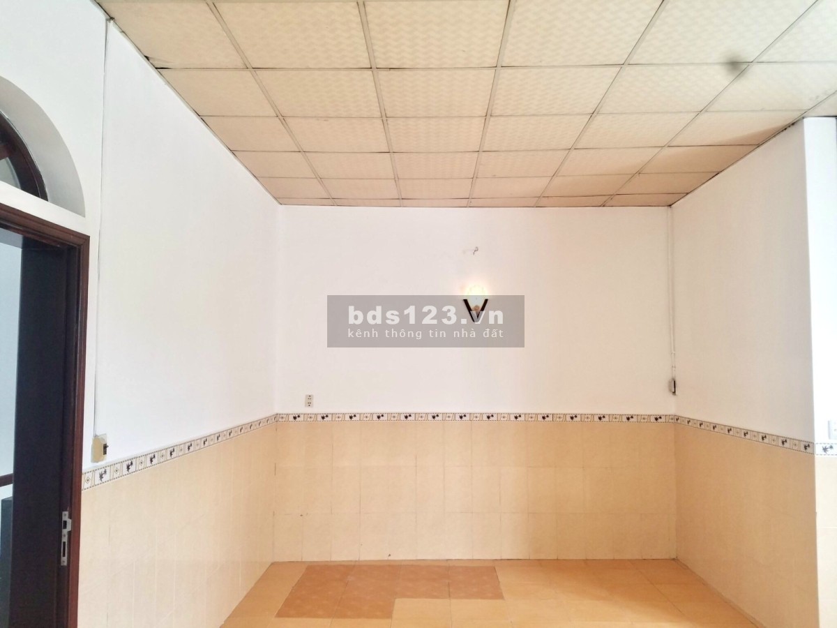 Ngay chân cầu vượt An Sương, QL 22, Hóc Môn, 102M2 – 2 Tầng – Giá 3.85 tỷ - MS 035