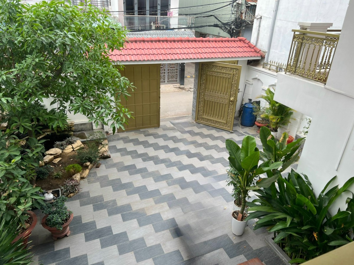 Biệt thự mới có gara oto Phạm Hùng Bình Chánh