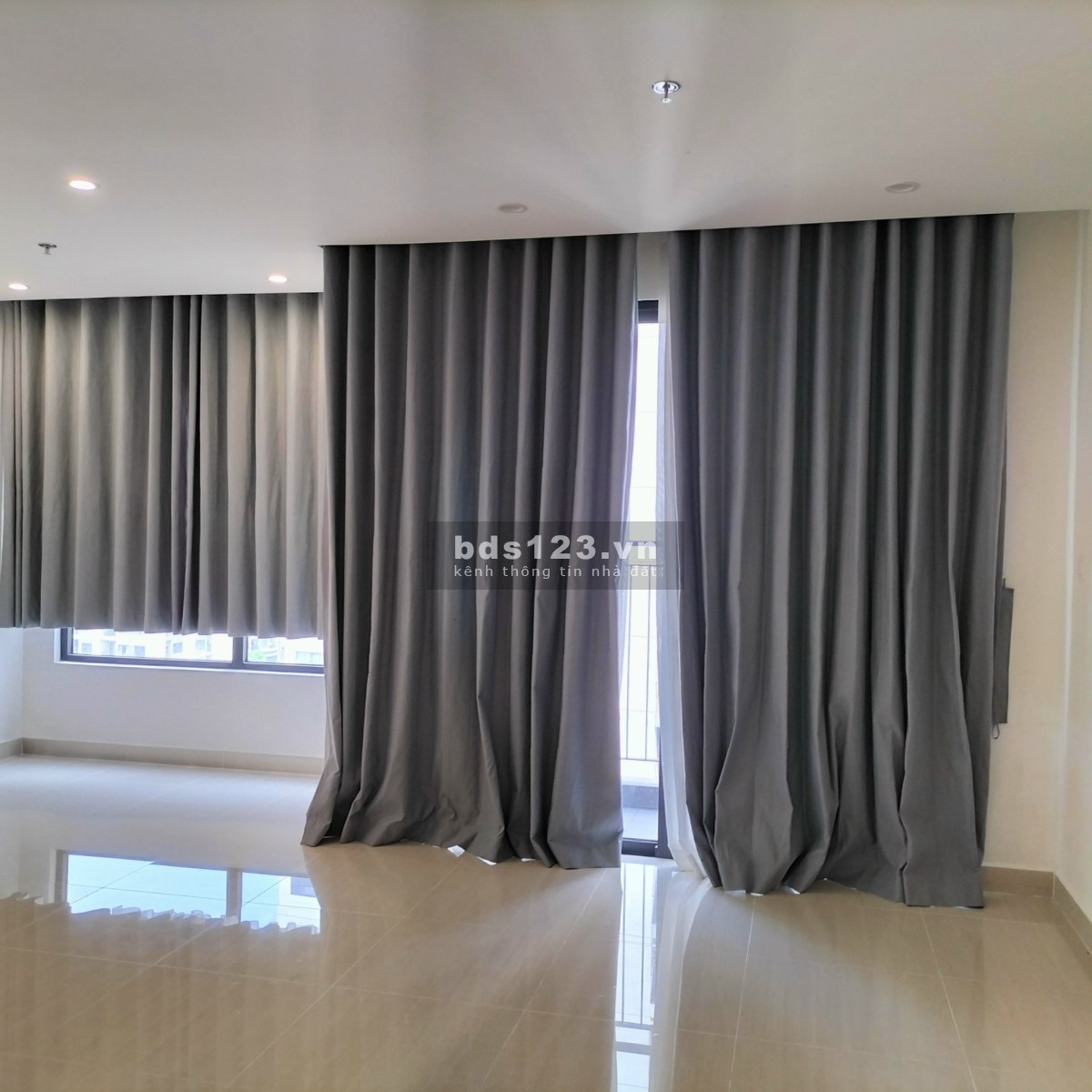 Cho thuê căn 2PN + bếp rèm 69m2 tại Vinhomes QUận 9 giá 7,5 triệu/tháng