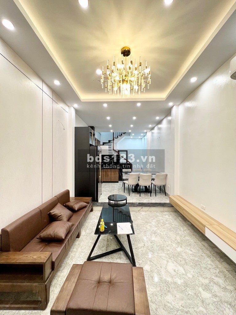 Bán nhà đẹp phố Minh Khai, nhà mới xây, diện tích 43m