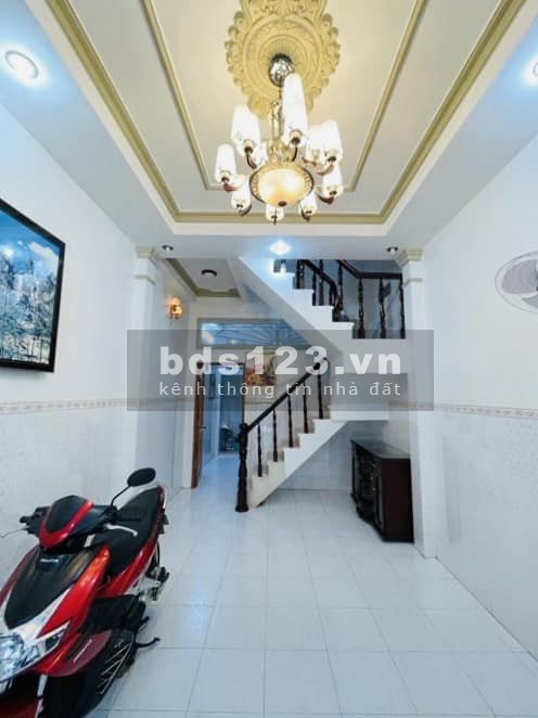 Bán nhà hẻm 4M // Đường Bà Hom quận 6 1 trệt 3 lầu BTCB 42M2 SĐT 0942.407402