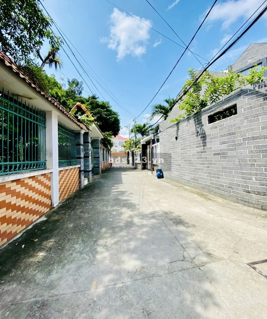 Bán gấp. Nhà đẹp 1T2L có sân ô tô, khu dân trí gần Hoàng Diệu 2- 71m2 đẹp giá còn bớt
