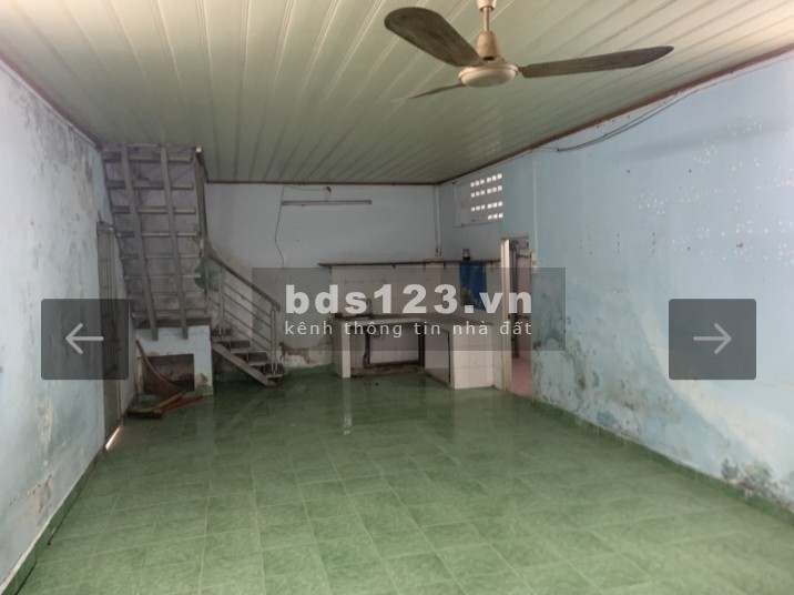 Gấp... gấp chủ gửi lô đất 51m2 lô góc 2 mặt tiền, bán đất tặng nhà
