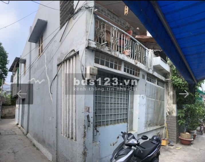 Gấp... gấp chủ gửi lô đất 51m2 lô góc 2 mặt tiền, bán đất tặng nhà