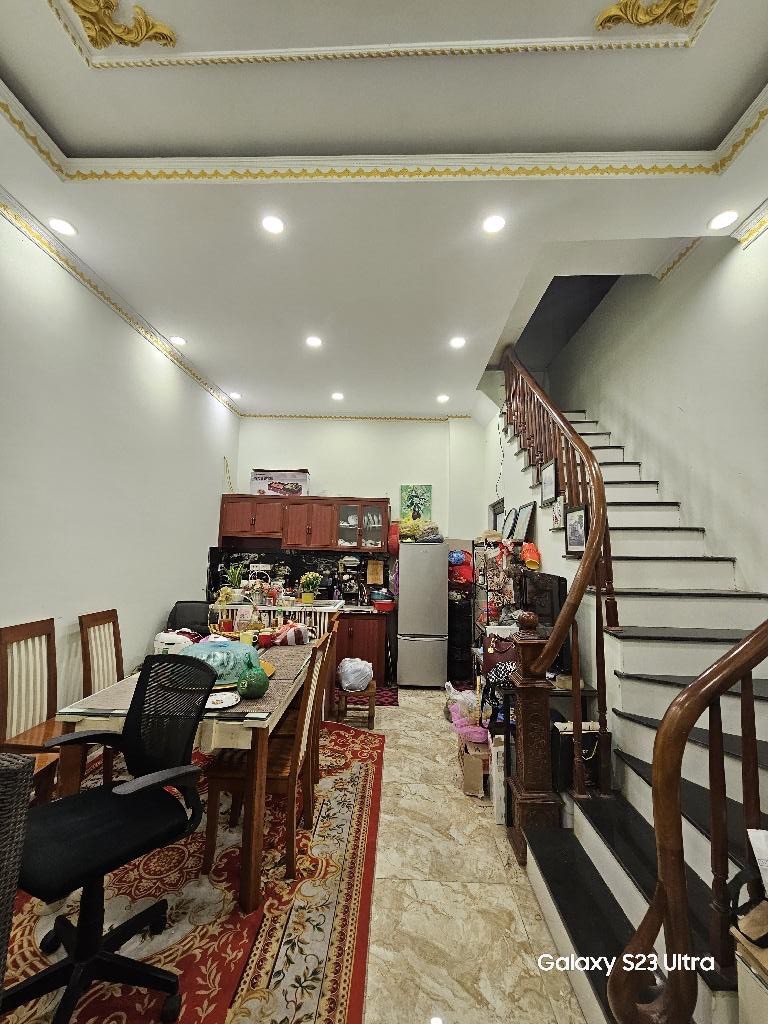 Lô góc, ôtô đỗ cửa 169 Doãn Kế Thiện 30m x4T 4,2 ty chủ cần tiền hạ giá 300tr